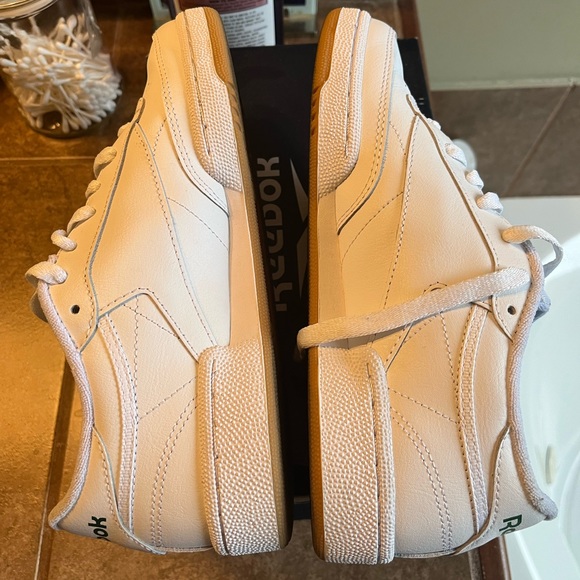 Women’s Club 85 Reebok size 8 - Picture 2 of 8